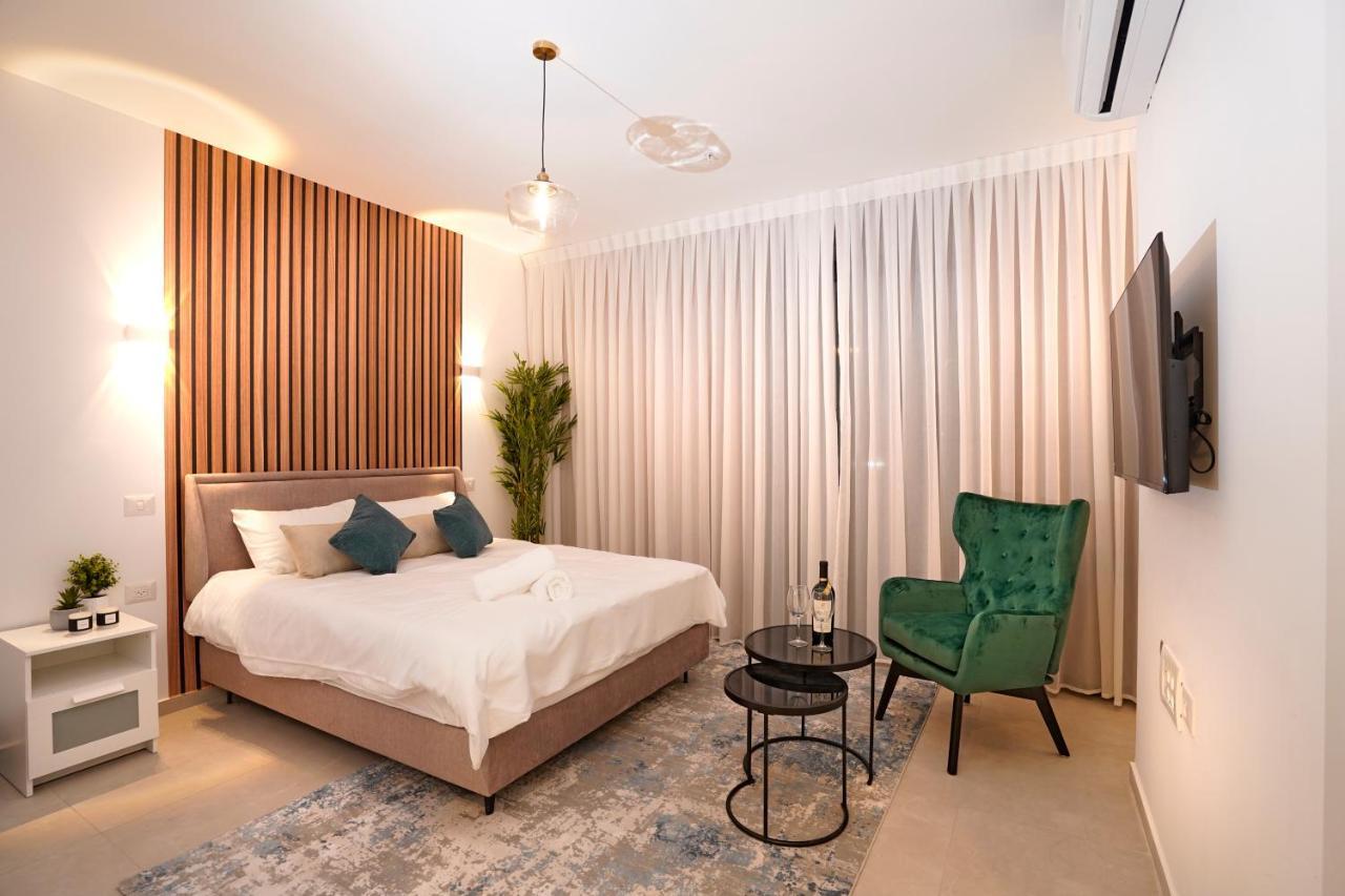 Hi-Yam Seaview Apartments & Suites - יש ממ"ד 巴特亚姆 外观 照片