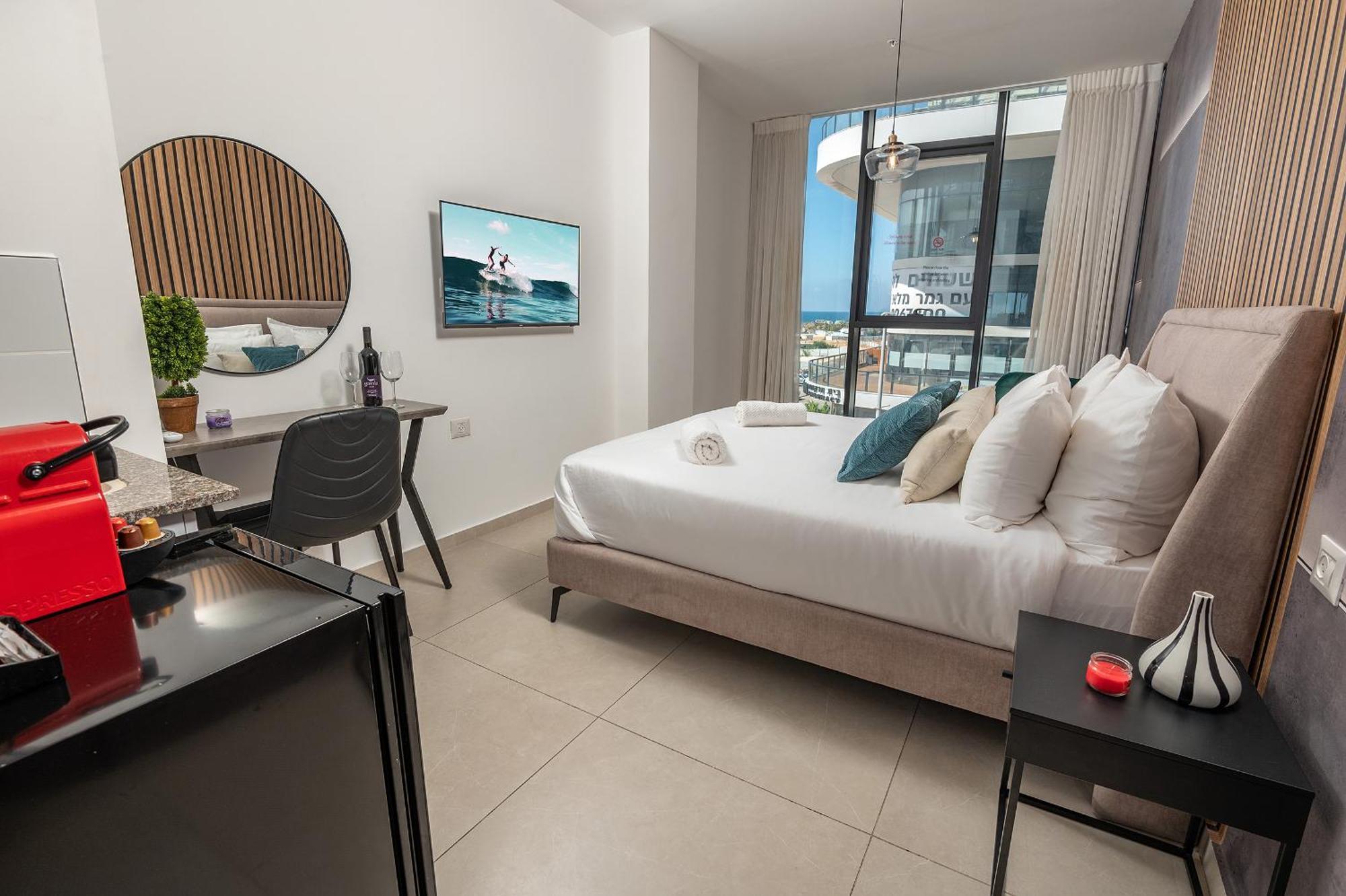 Hi-Yam Seaview Apartments & Suites - יש ממ"ד 巴特亚姆 外观 照片