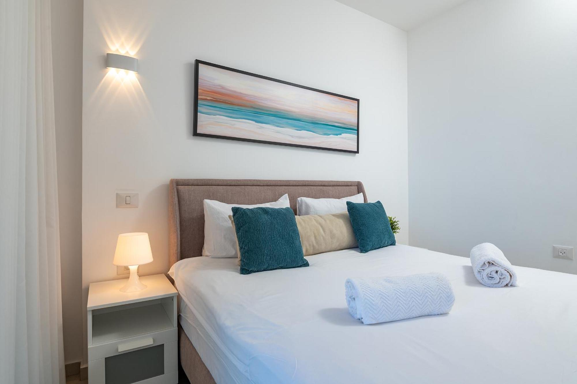 Hi-Yam Seaview Apartments & Suites - יש ממ"ד 巴特亚姆 客房 照片