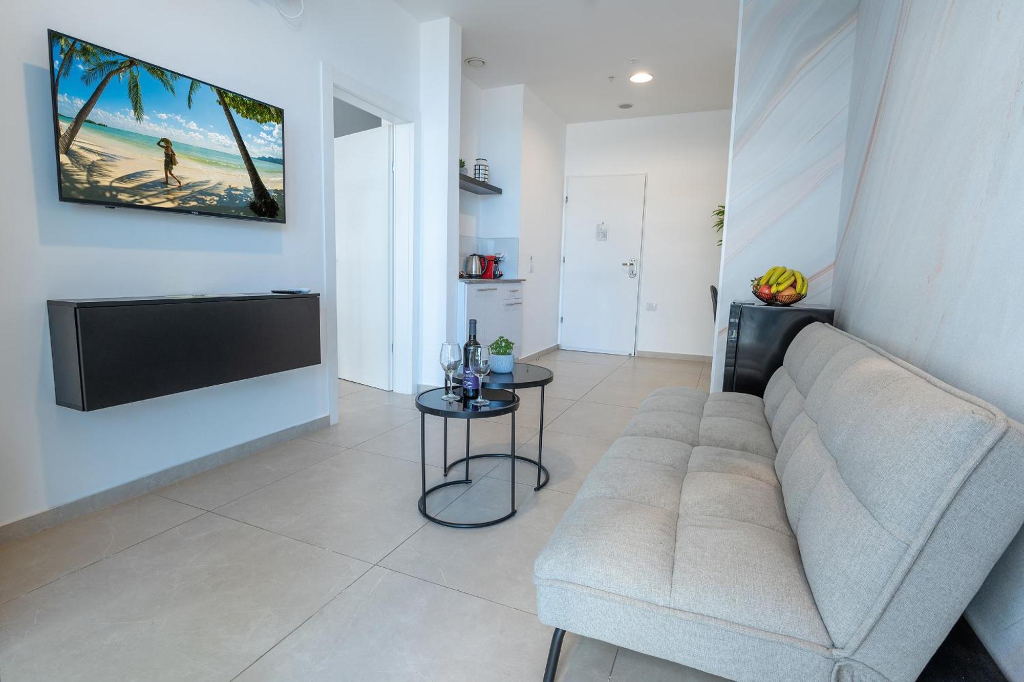 Hi-Yam Seaview Apartments & Suites - יש ממ"ד 巴特亚姆 客房 照片