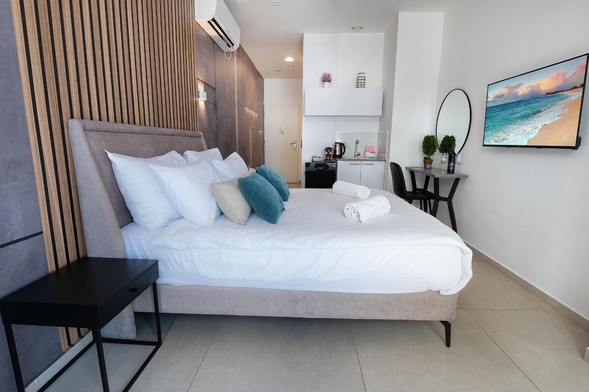 Hi-Yam Seaview Apartments & Suites - יש ממ"ד 巴特亚姆 客房 照片