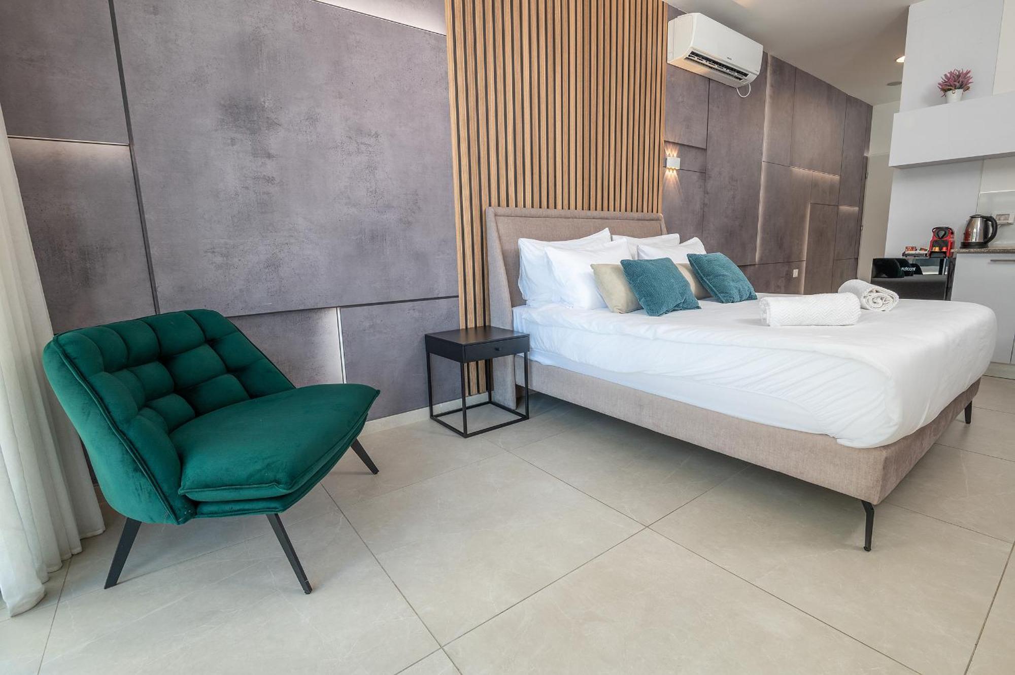 Hi-Yam Seaview Apartments & Suites - יש ממ"ד 巴特亚姆 客房 照片
