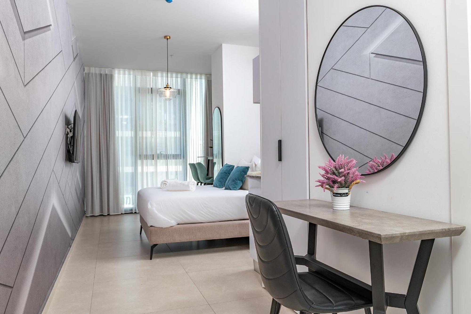 Hi-Yam Seaview Apartments & Suites - יש ממ"ד 巴特亚姆 客房 照片